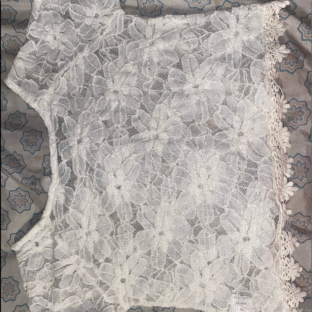 Laced white flowered crop top